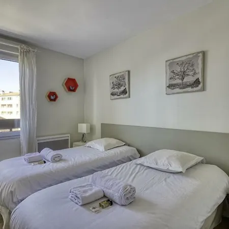 Port St Etienne Parking Terrasse 아파트